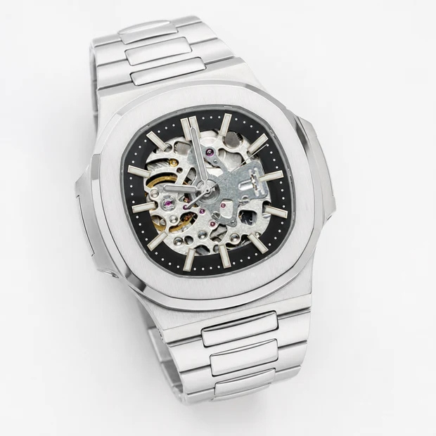 Nautora Steel Skeleton – von Hand montierte Uhr, Gehäuse aus 316L-Edelstahl 40 mm